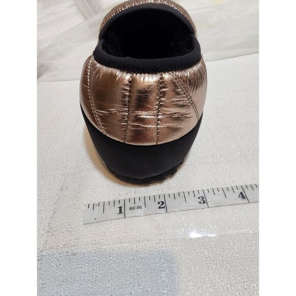 P448 WOMENS 40 SZ 9 GOLD SLIP ON LABY SNEAKER SLIPPER CHEETAH SHIMMER COMFY CUTE - Picture 13 of 15